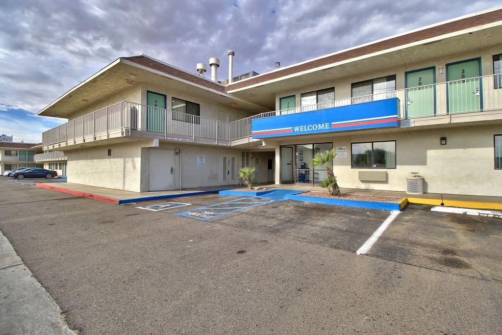 Budgetel Inn & Suites Yuma Zewnętrze zdjęcie